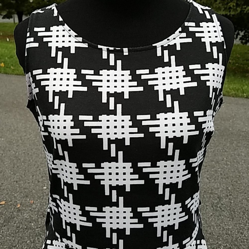 Dress by Connection 18 - Picture 2 of 7